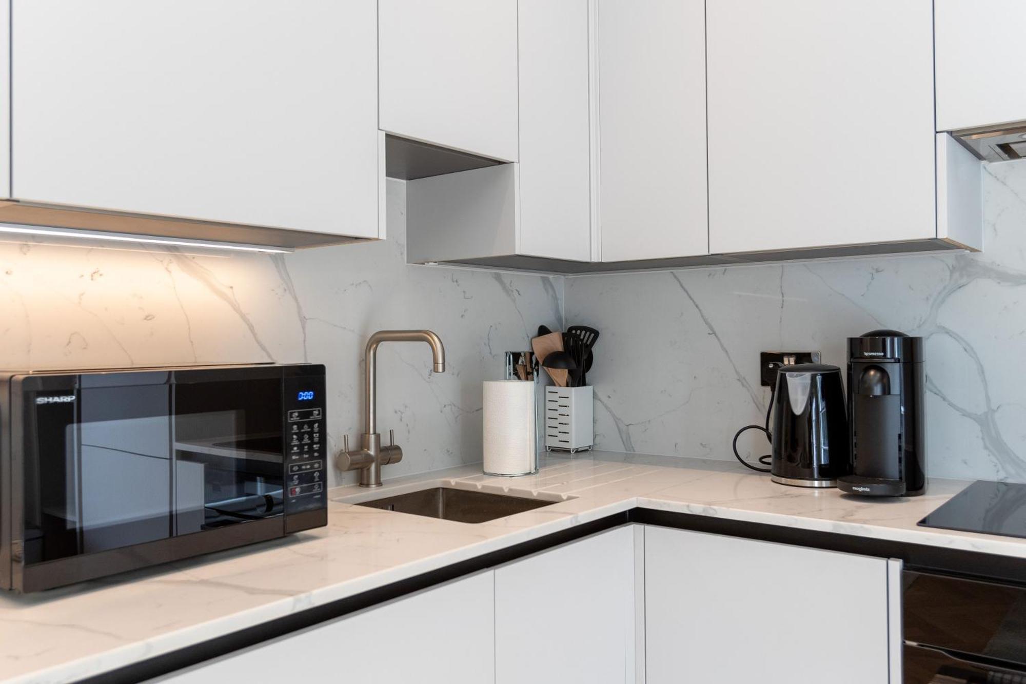 3 Bedroom Flat With Terrace In Central Лондон Экстерьер фото