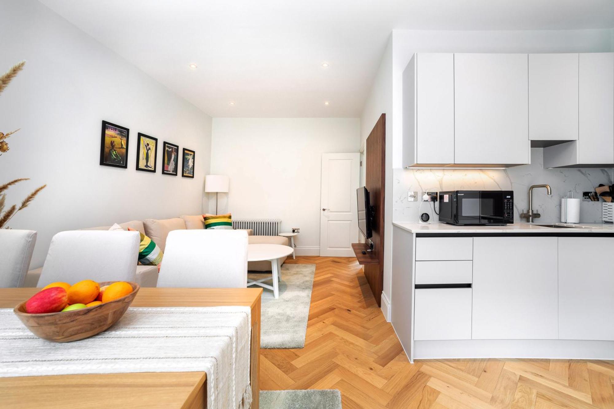 3 Bedroom Flat With Terrace In Central Лондон Экстерьер фото
